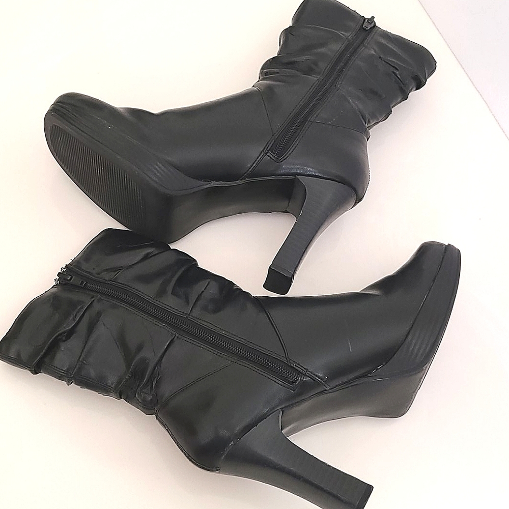 ๐ฅSEE NEW LISTING๐ฅ Diba Boots - Picture 4 of 16